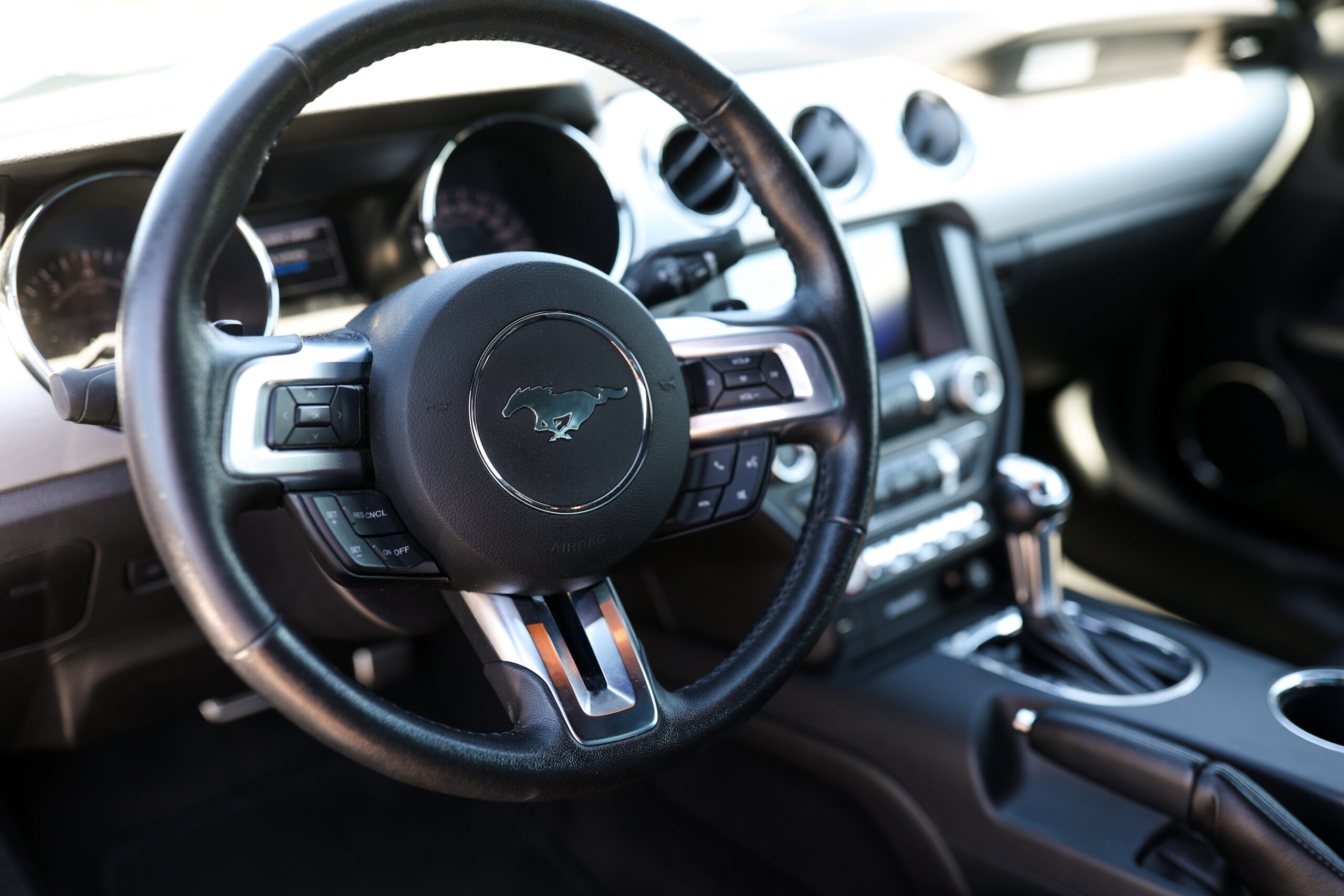 Ford Mustang 5.0 V8 – Obrázok 9