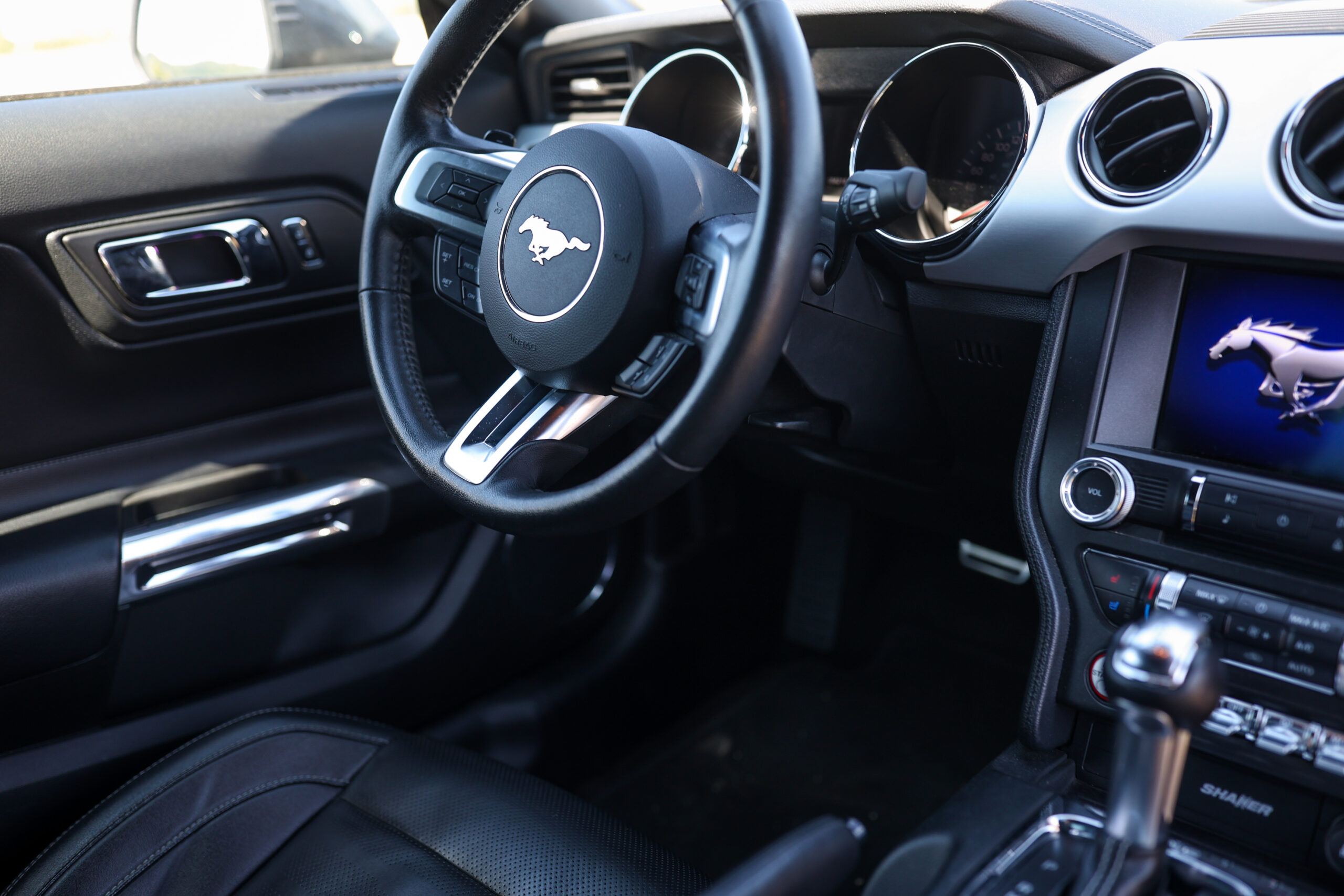 Ford Mustang 5.0 V8 – Obrázok 10