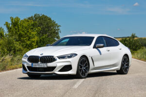BMW M850i xDrive — predný pohľad