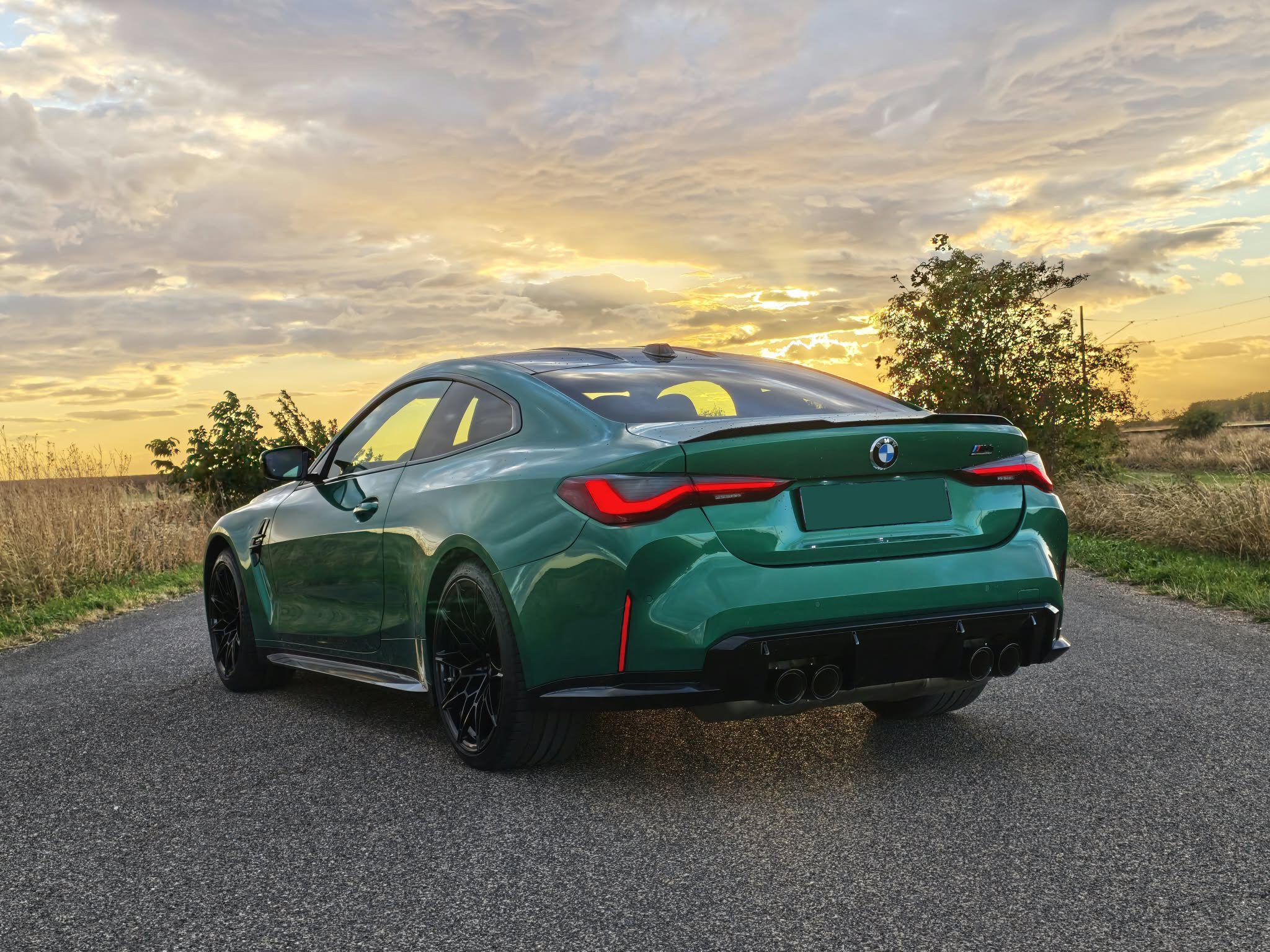 BMW M4 Competition na prenájom — exteriér