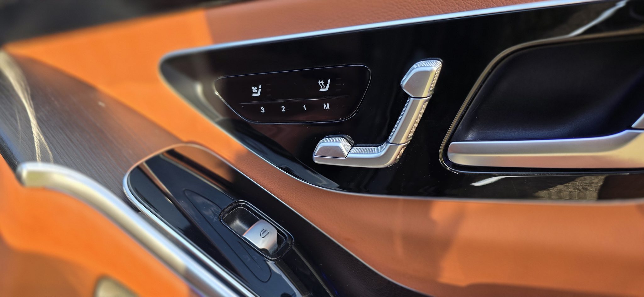 Mercedes-Benz S 350d 4MATIC na prenájom — interiér
