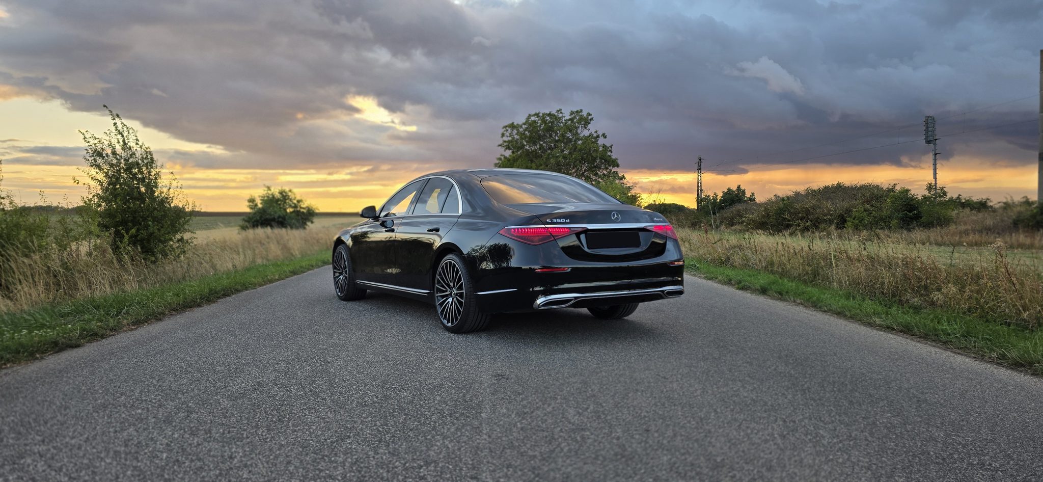 Mercedes-Benz S 350d 4MATIC na prenájom — exteriér